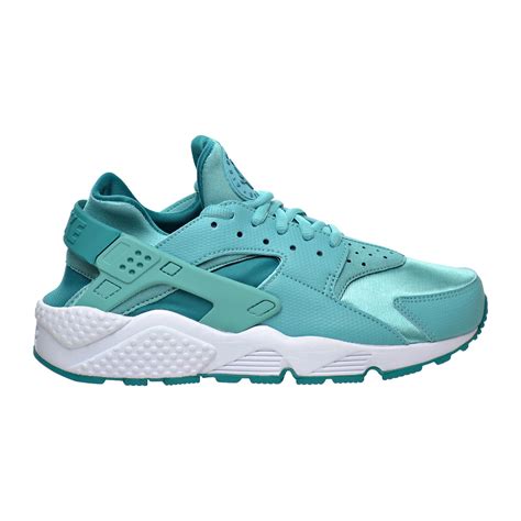 ladies huarache sneakers.